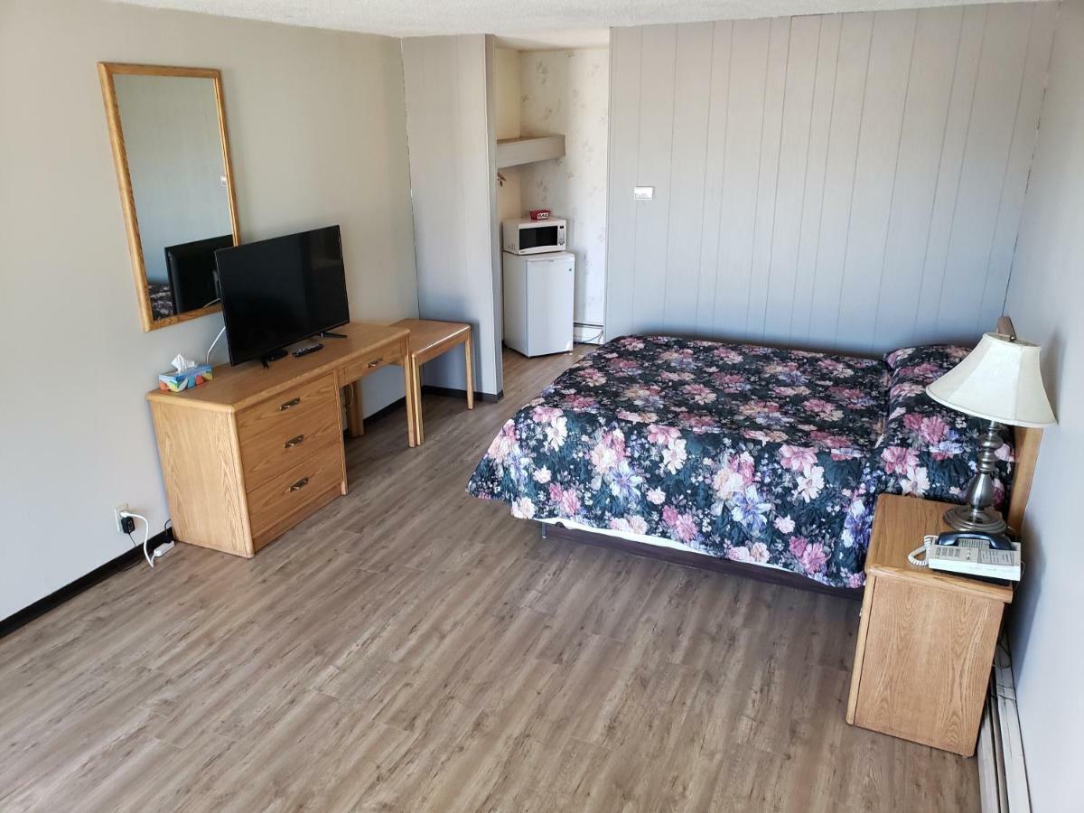 Rainbow Motel Swift Current Ngoại thất bức ảnh